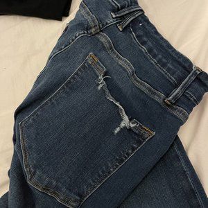 Size 8 Good American Skinny Distressed Pocket Jeans